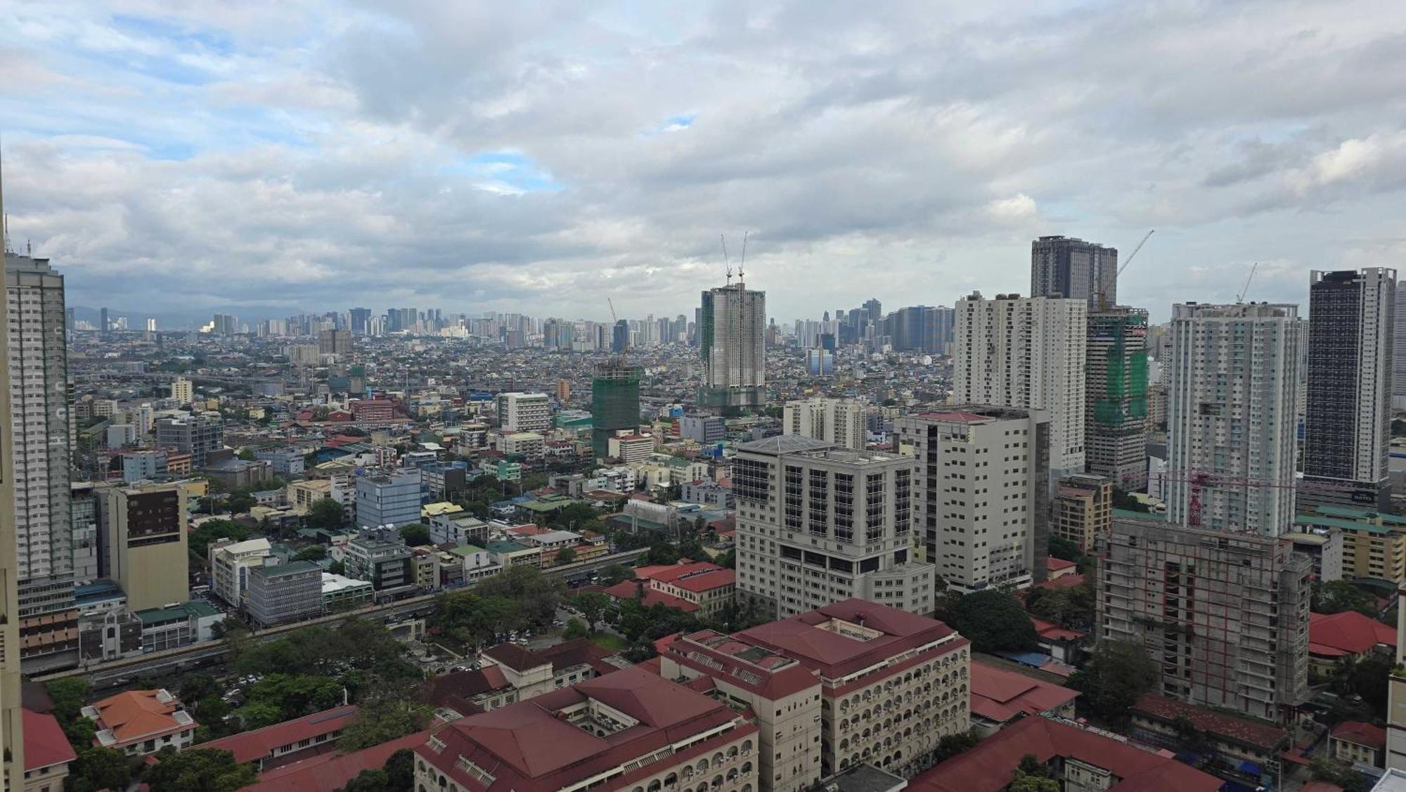 Manila Condotel 2 Bedroom Connected To Robinson Mall By Tripleview Condominium Exteriör bild